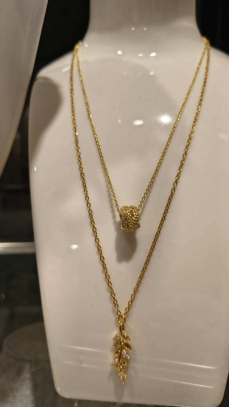 Collar Doble Hojas de Luz